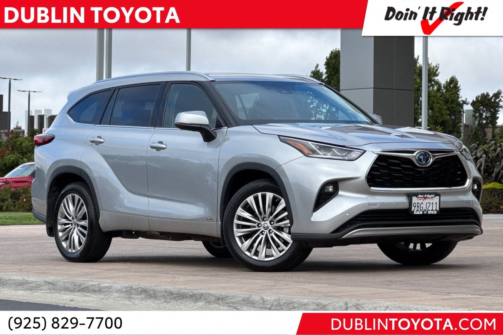 2022 Toyota Highlander Hybrid Platinum — photo 1 of 44