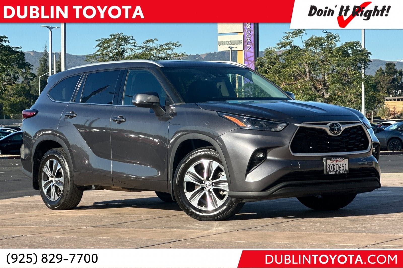 2022 Toyota Highlander XLE — photo 1 of 8