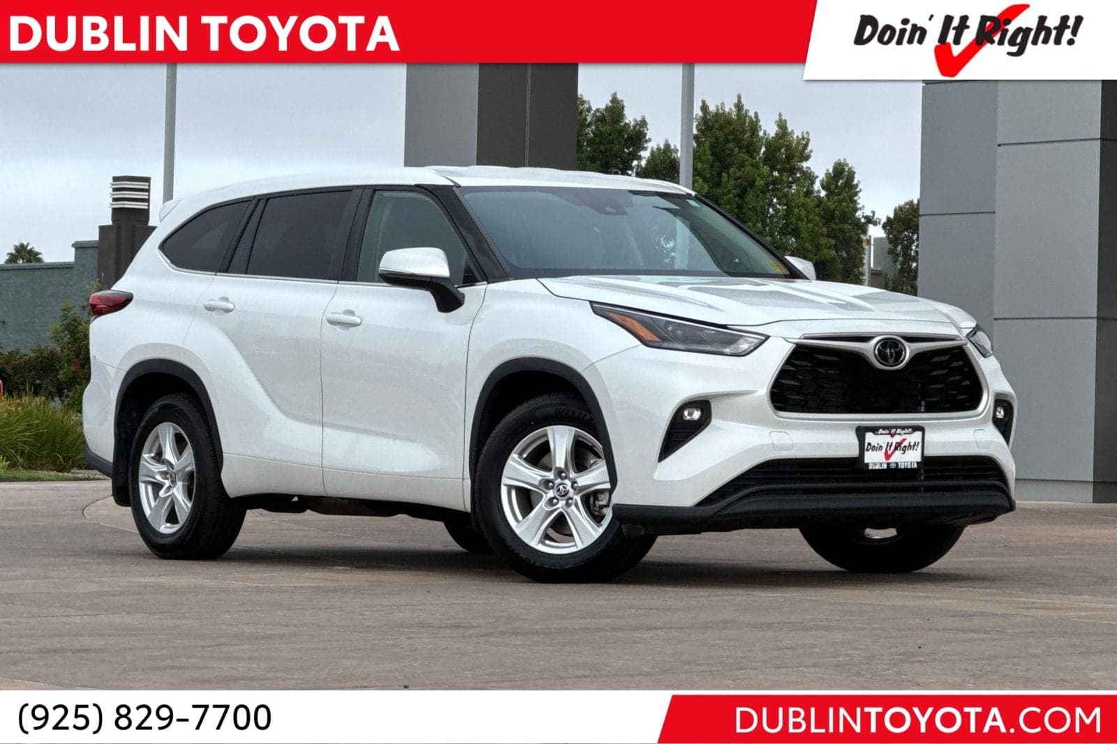 2023 Toyota Highlander LE — photo 1 of 46