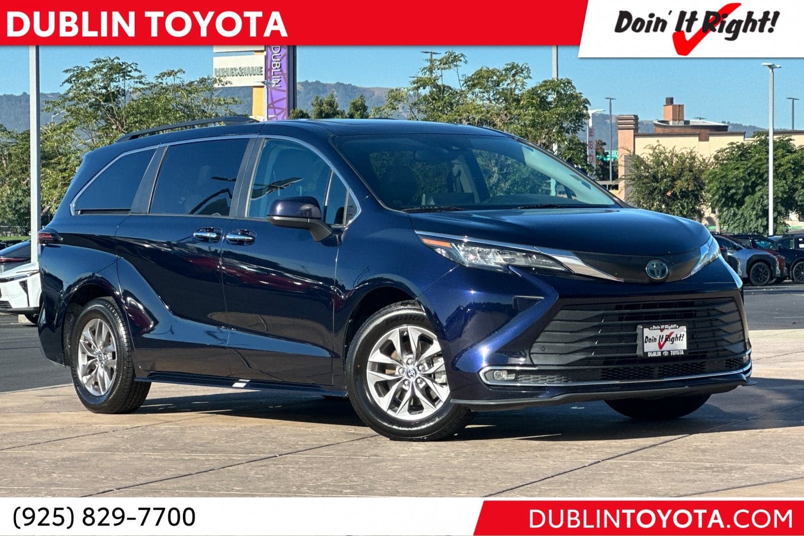 2023 Toyota Sienna XLE — photo 1 of 7