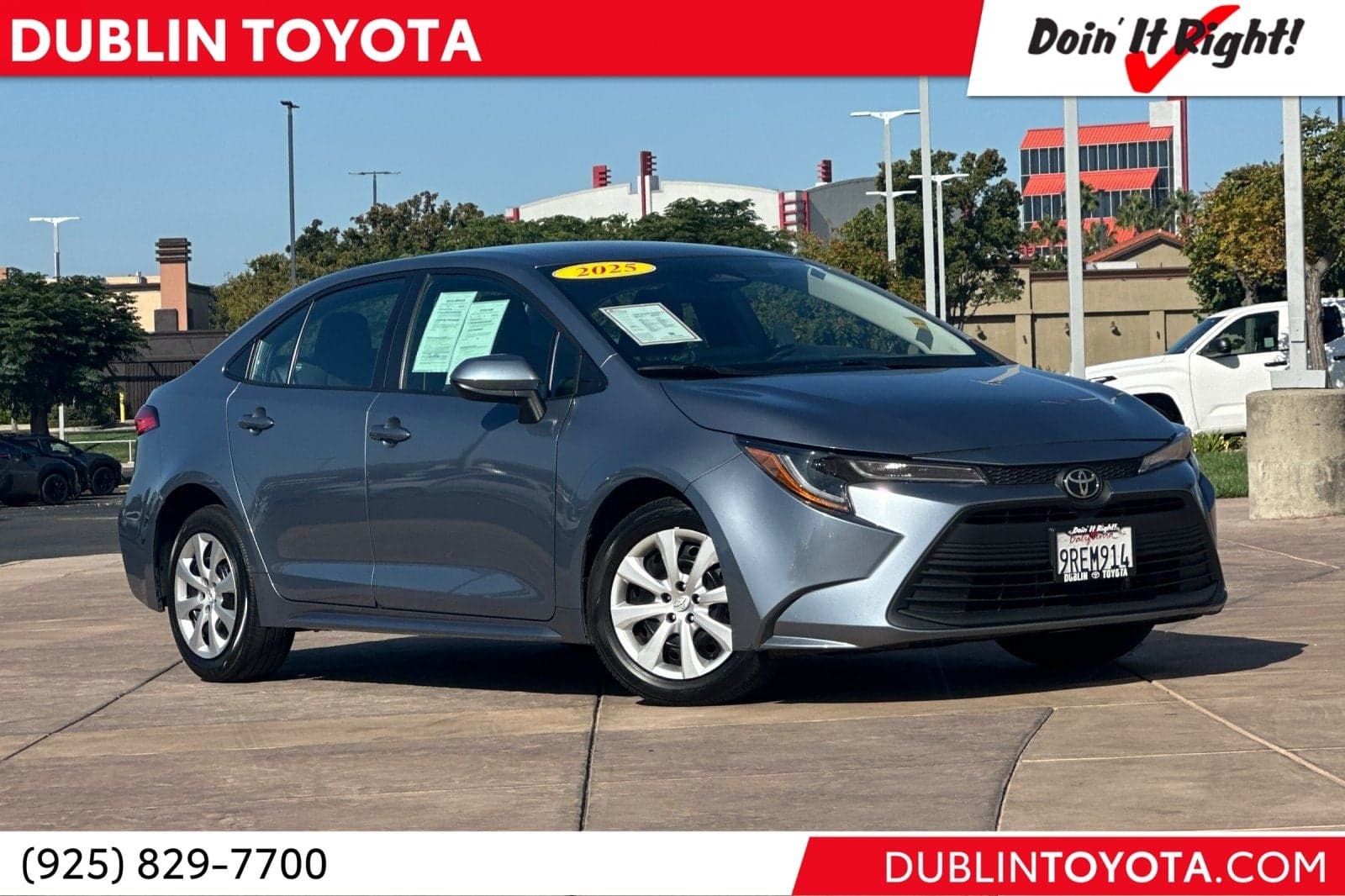 2025 Toyota Corolla LE — photo 1 of 8