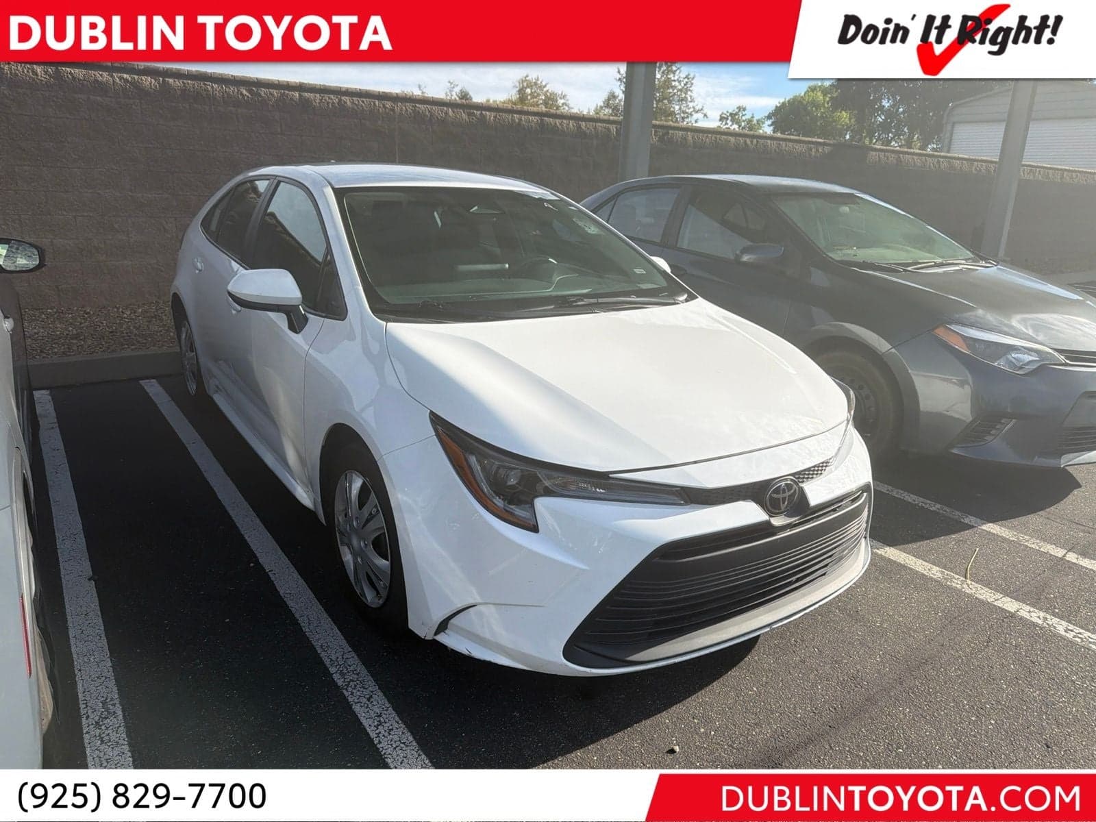 2025 Toyota Corolla LE — photo 1 of 10