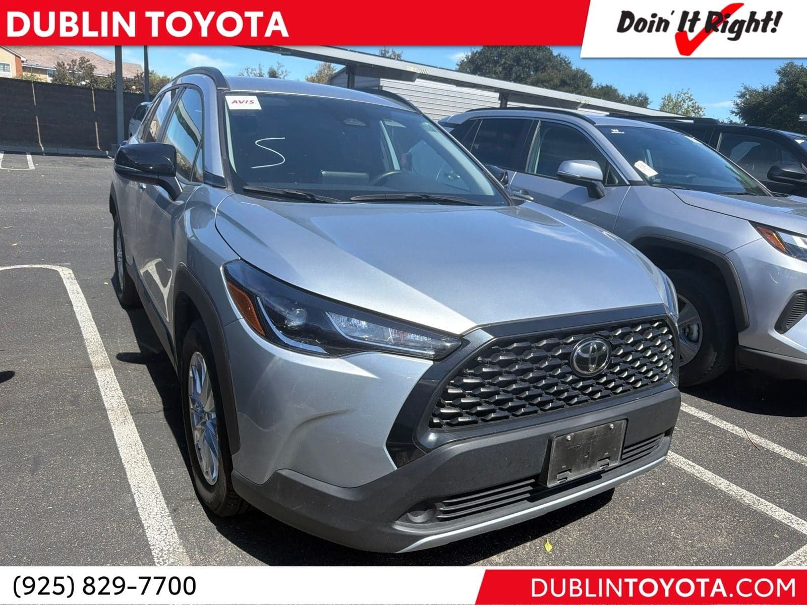 2025 Toyota Corolla Cross LE — photo 1 of 8