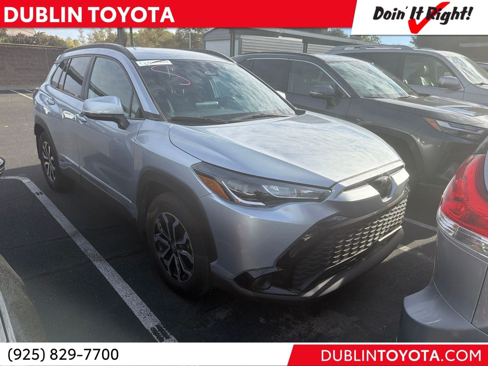 2023 Toyota Corolla Cross Hybrid SE — photo 1 of 7