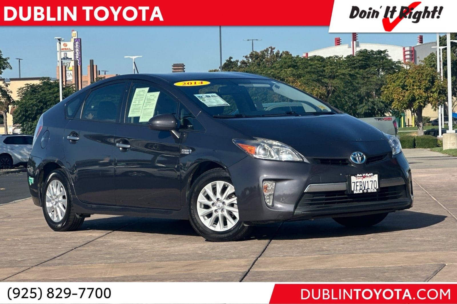 2014 Toyota Prius Plug-In Advanced — photo 1 of 8