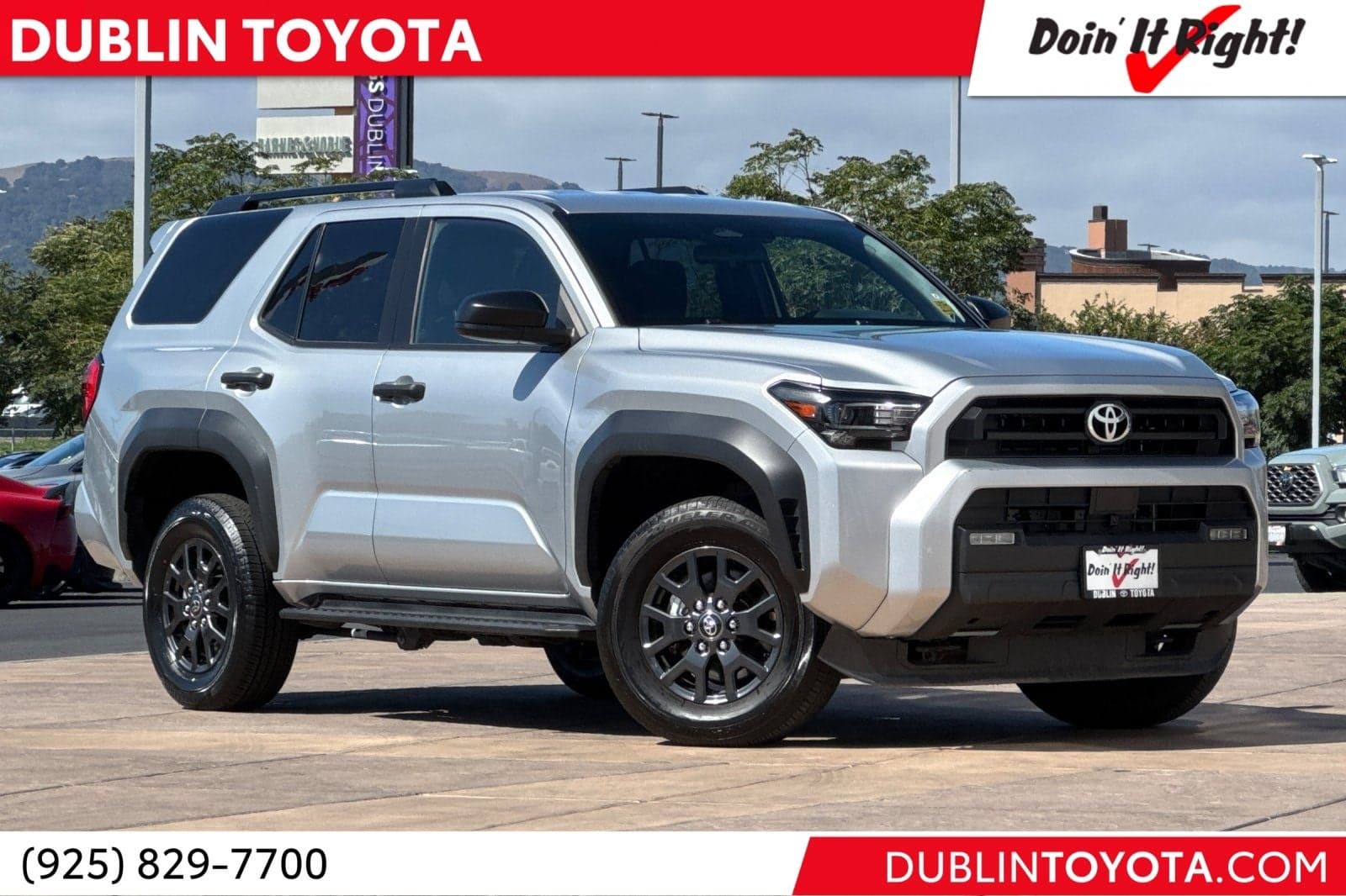 2025 Toyota 4Runner SR5 — photo 1 of 8