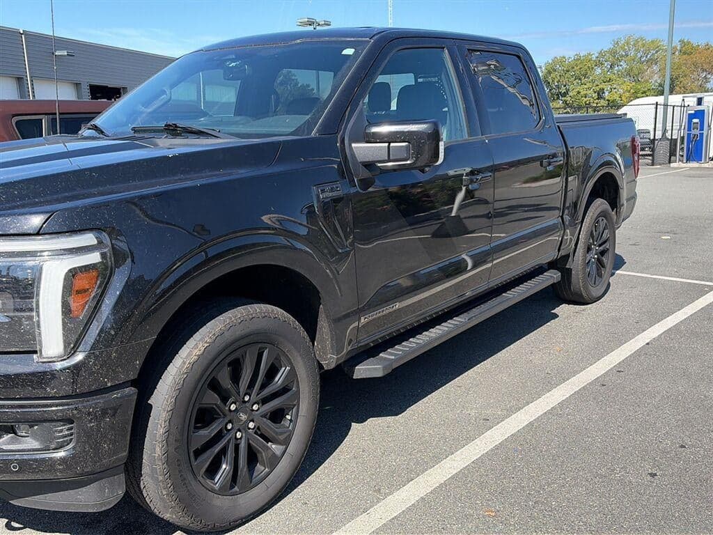 2025 Ford F-150 LARIAT — photo 1 of 20
