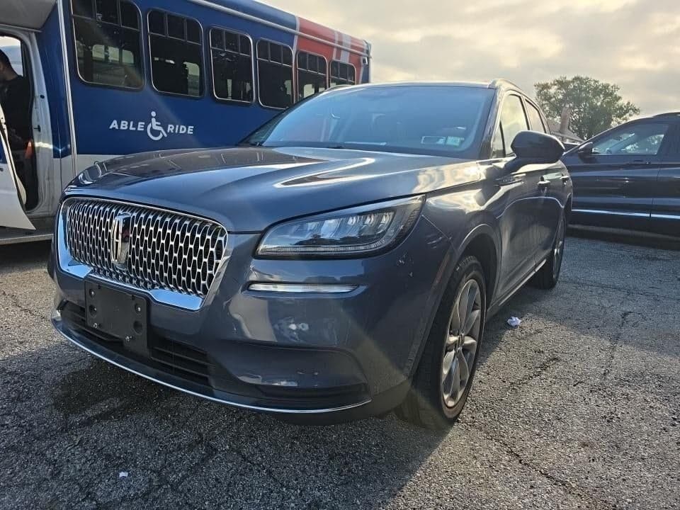 2022 Lincoln Corsair Standard — photo 1 of 28