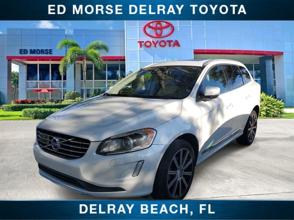 2016 Volvo XC60 T5 Drive-E Platinum — photo 1 of 4