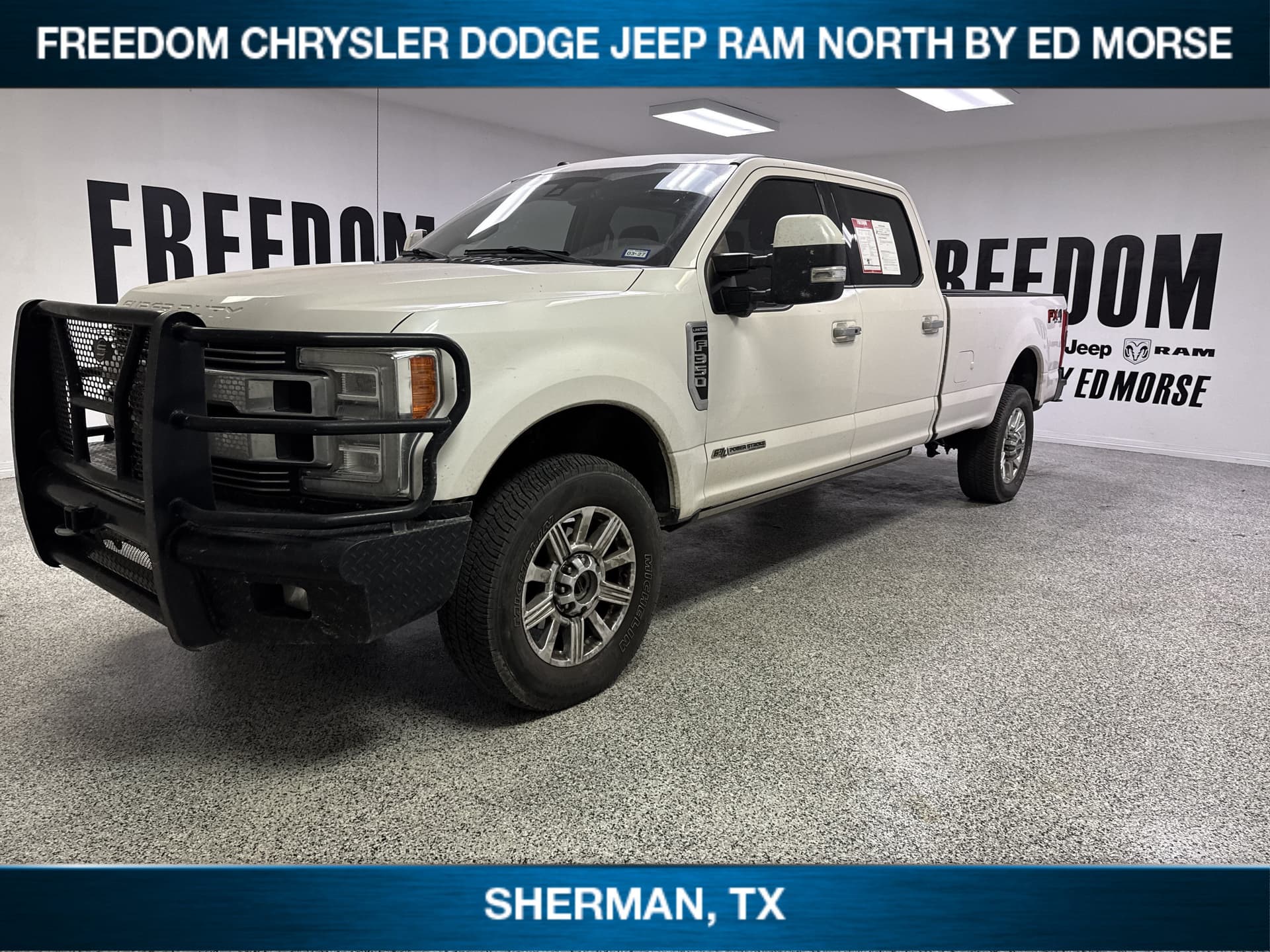 2018 Ford Super Duty F-350 SRW Limited — photo 1 of 6
