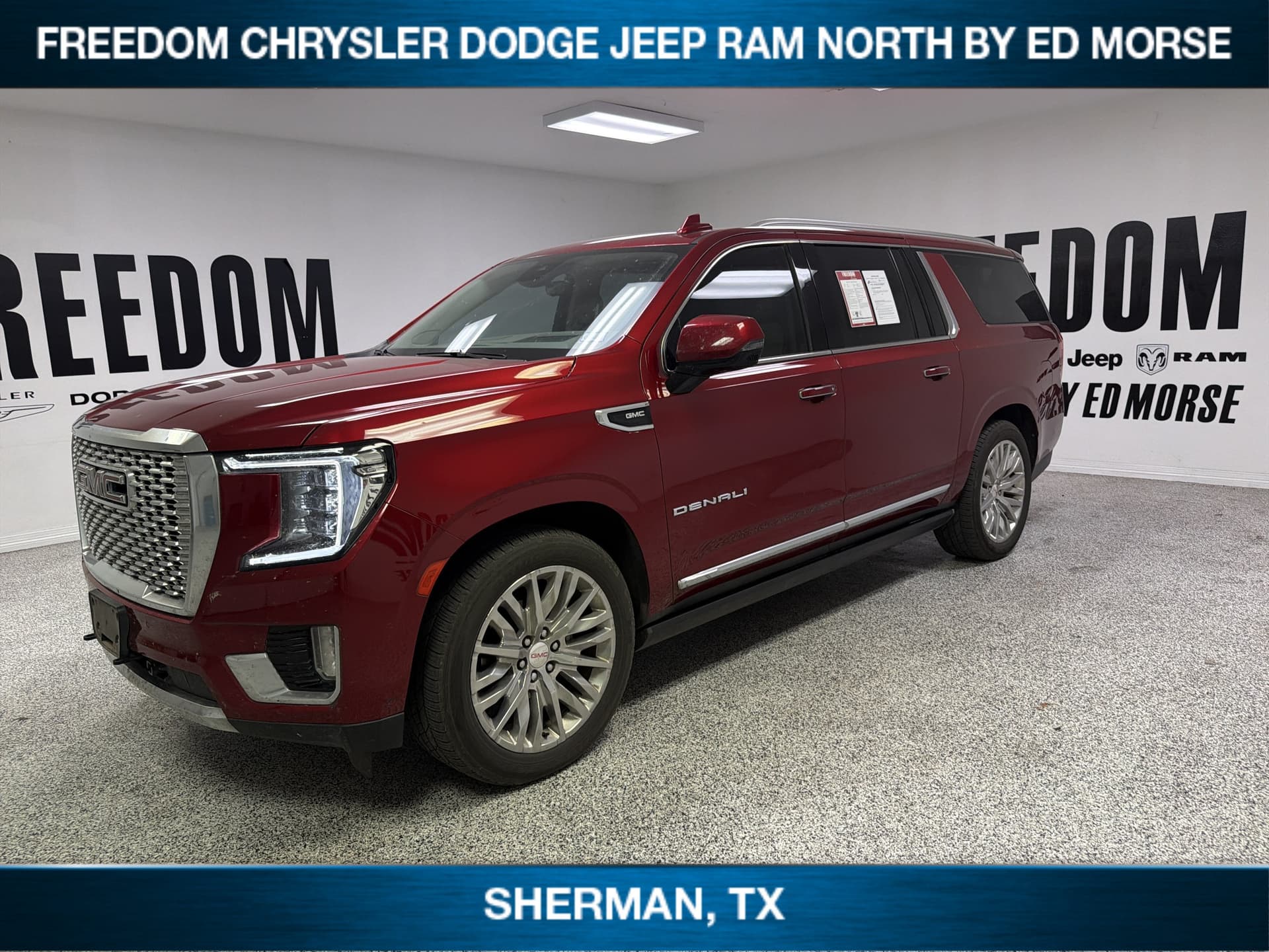 2023 GMC Yukon XL 4WD Denali — photo 1 of 12