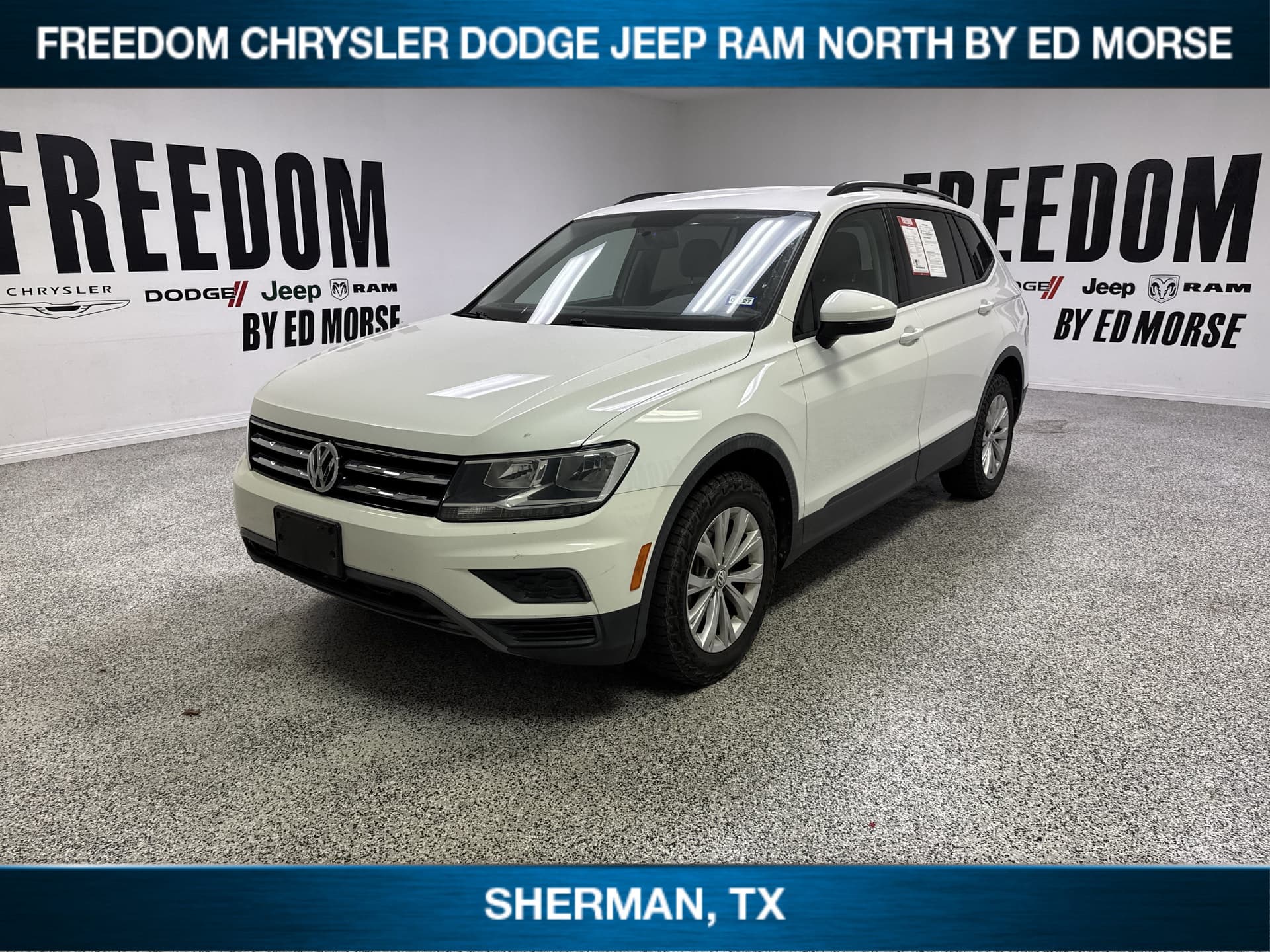 2018 Volkswagen Tiguan S — photo 1 of 5