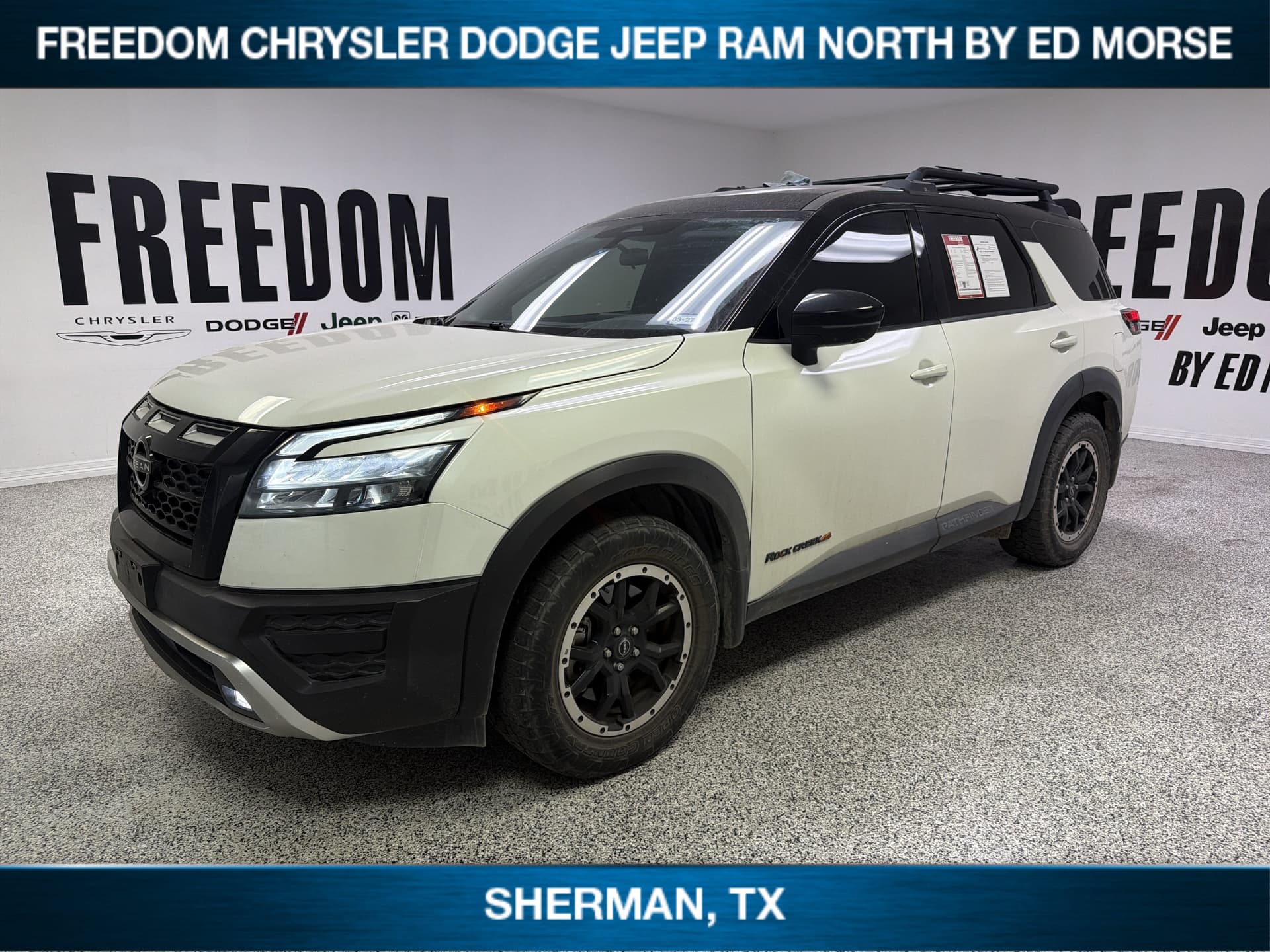 2023 Nissan Pathfinder Rock Creek 4WD — photo 1 of 5