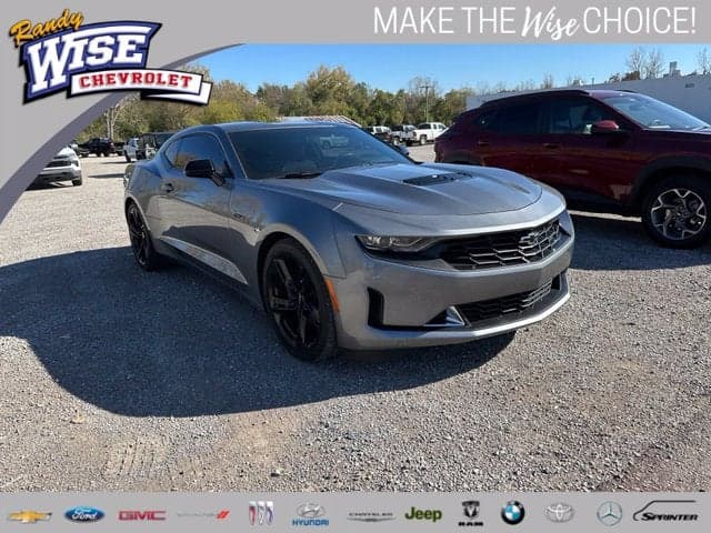 2022 Chevrolet Camaro LT1 — photo 1 of 5