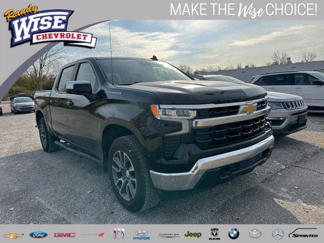 2022 Chevrolet Silverado 1500 LT — photo 1 of 5