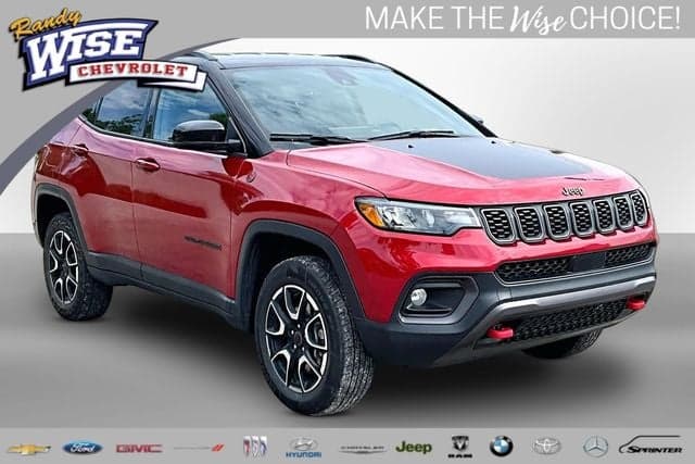 2025 Jeep Compass Trailhawk — photo 1 of 45