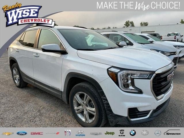 2024 GMC Terrain SLE — photo 1 of 5
