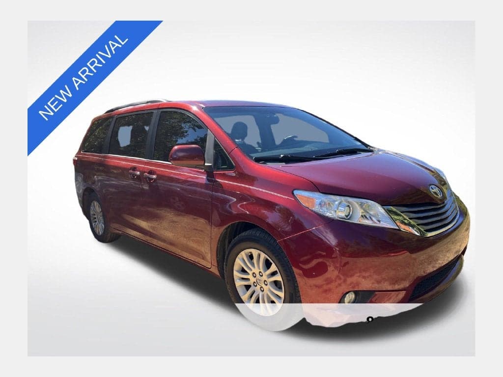 2015 Toyota Sienna XLE Premium — photo 1 of 22