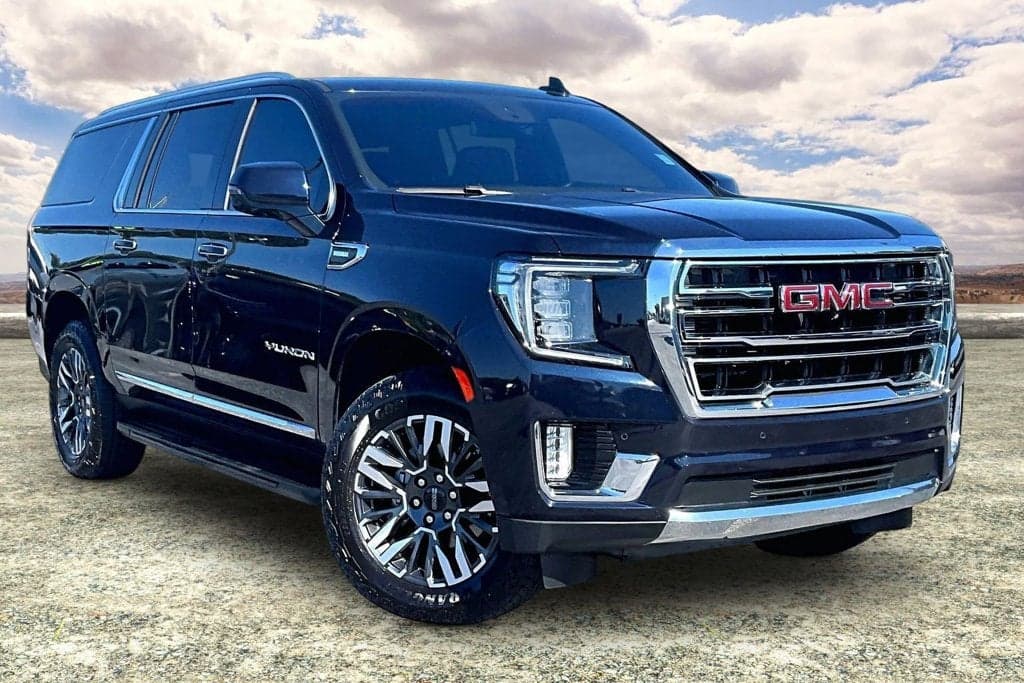 2023 GMC Yukon XL SLT — photo 1 of 36