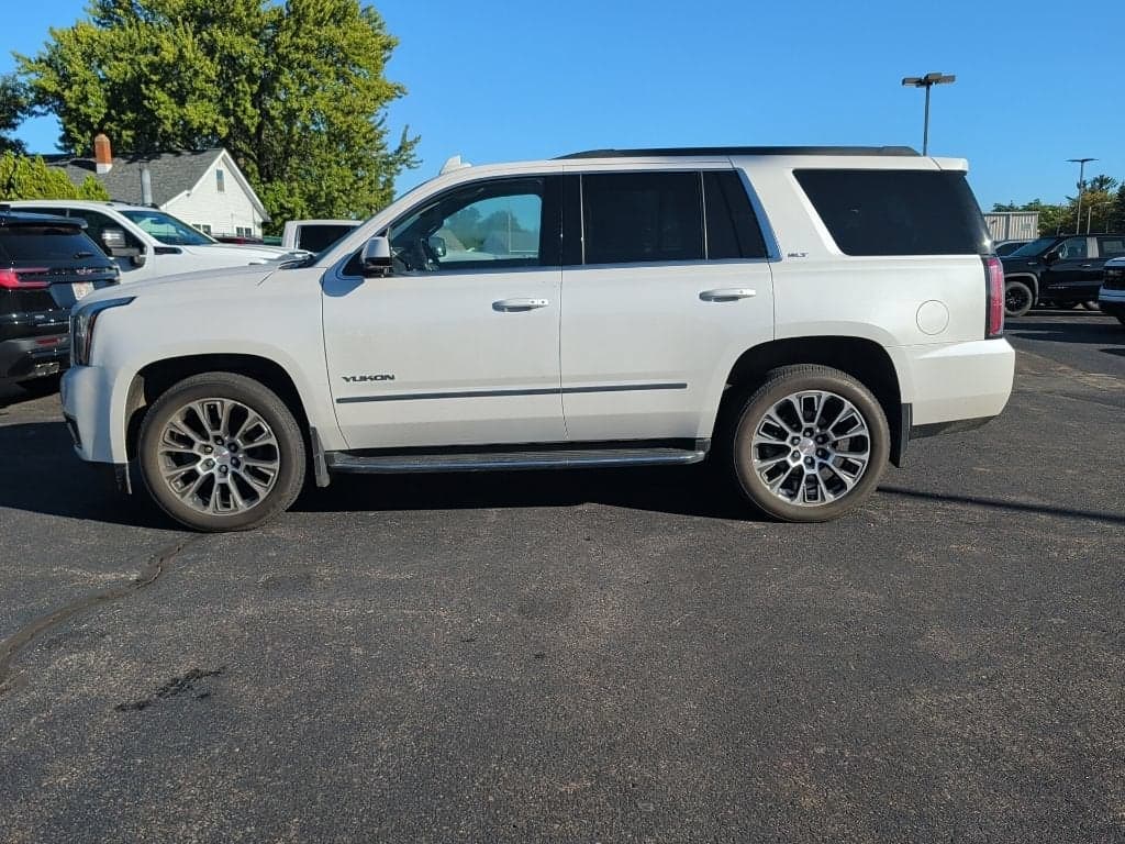 2017 GMC Yukon SLT — photo 1 of 34
