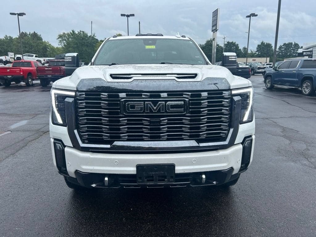 2024 GMC Sierra 2500HD Denali Ultimate — photo 1 of 28