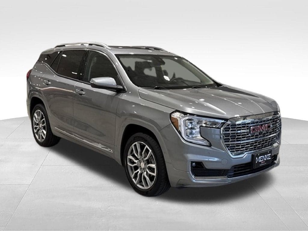 2024 GMC Terrain Denali — photo 1 of 5