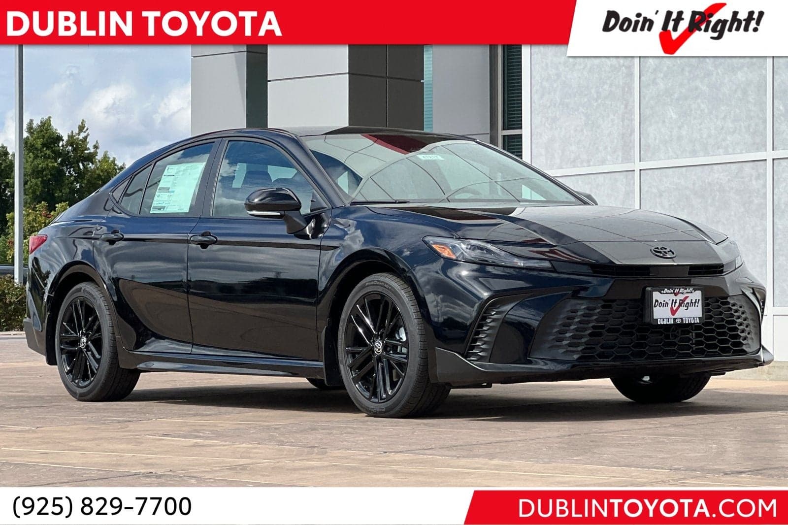 2026 Toyota Camry SE — photo 1 of 31