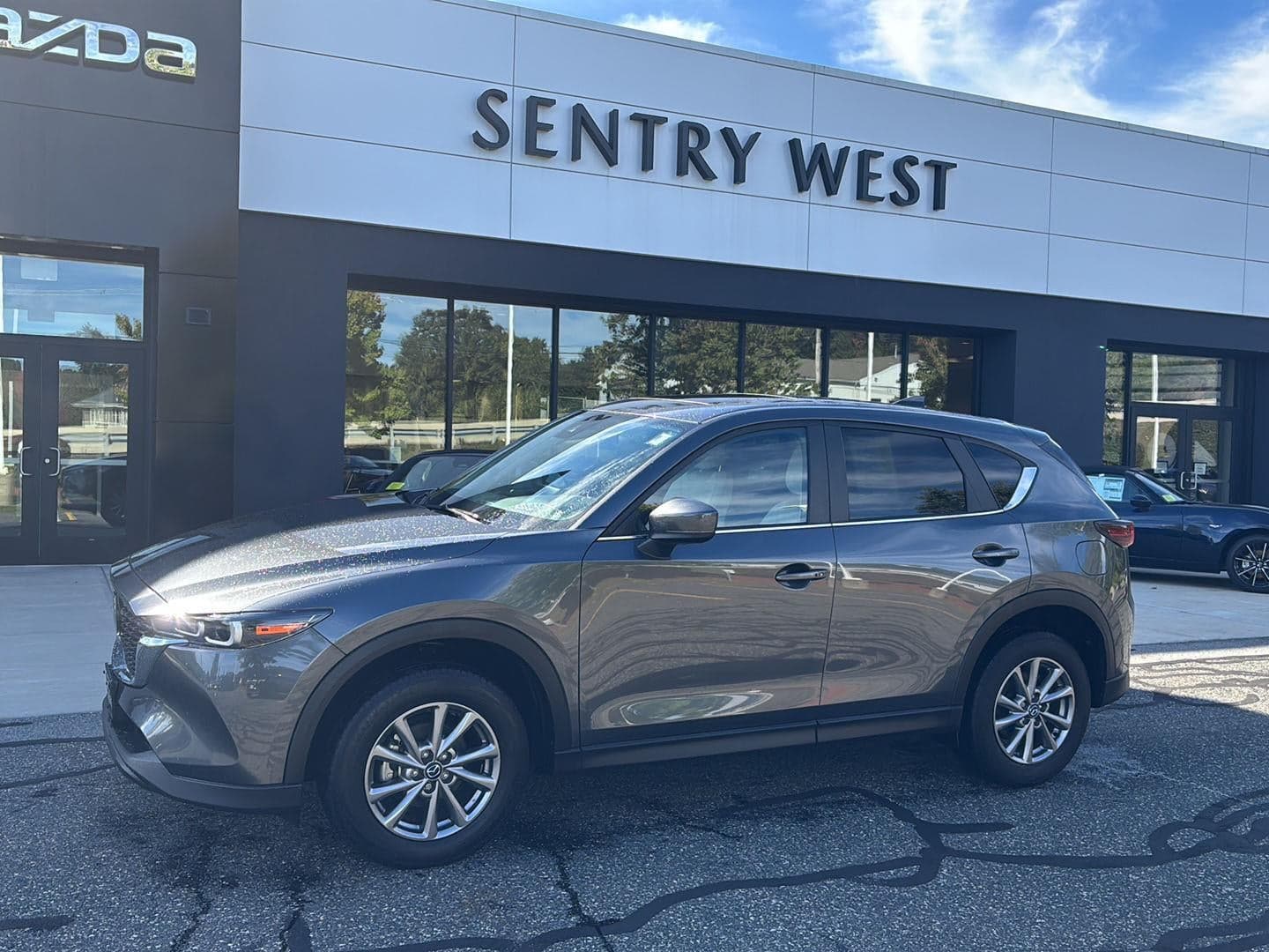 2023 Mazda CX-5 2.5 S Preferred Package — photo 1 of 34