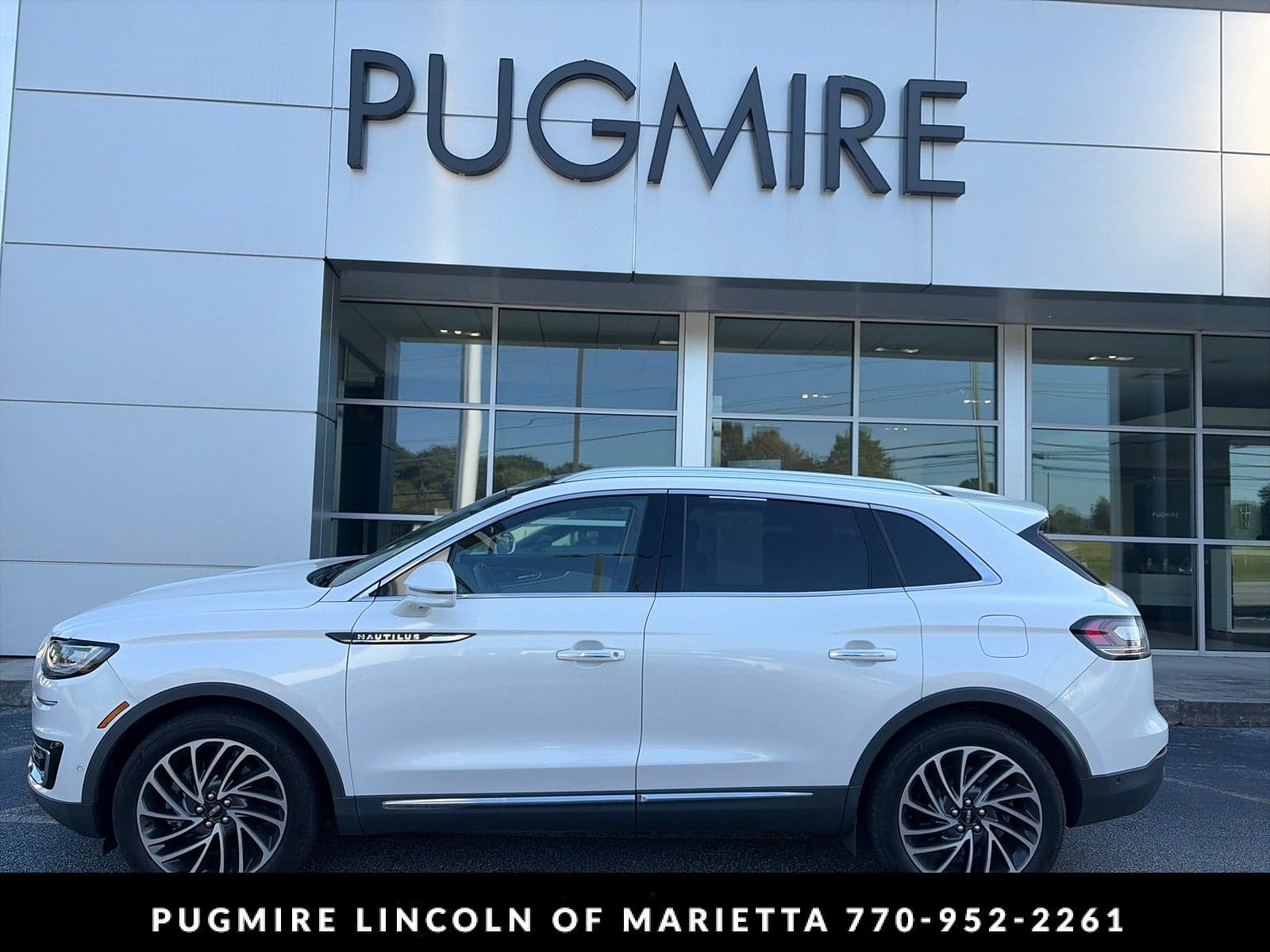 2019 Lincoln Nautilus Reserve — photo 1 of 22