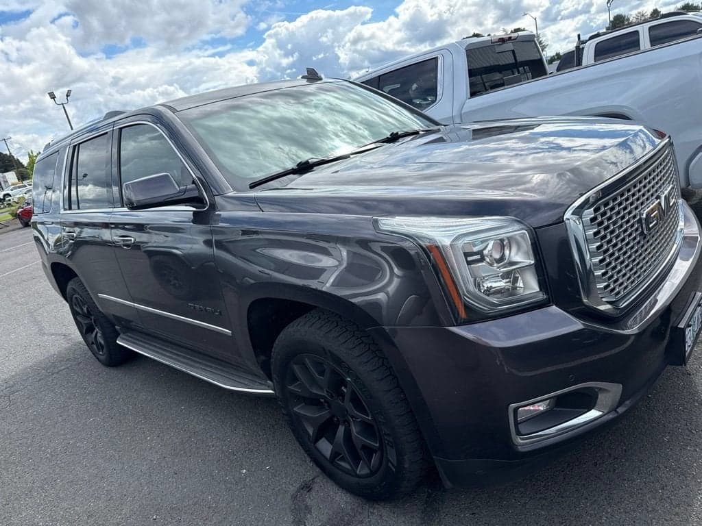 2016 GMC Yukon Denali — photo 1 of 10