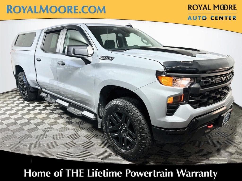 2025 Chevrolet Silverado 1500 Custom Trail Boss — photo 1 of 12