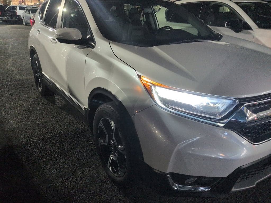 2019 Honda CR-V Touring — photo 1 of 5
