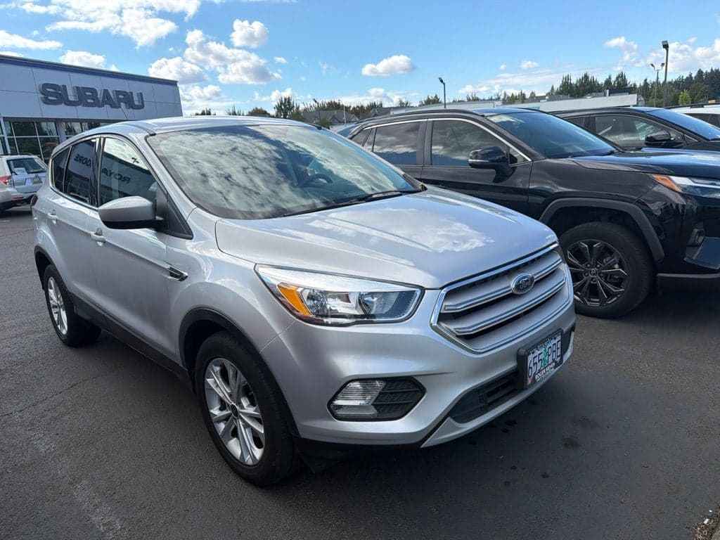 2019 Ford Escape SE — photo 1 of 11