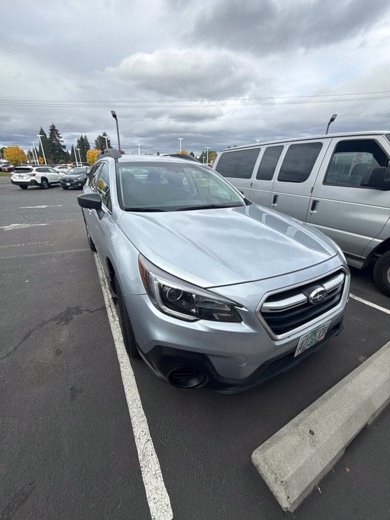 2019 Subaru Outback Base — photo 1 of 12