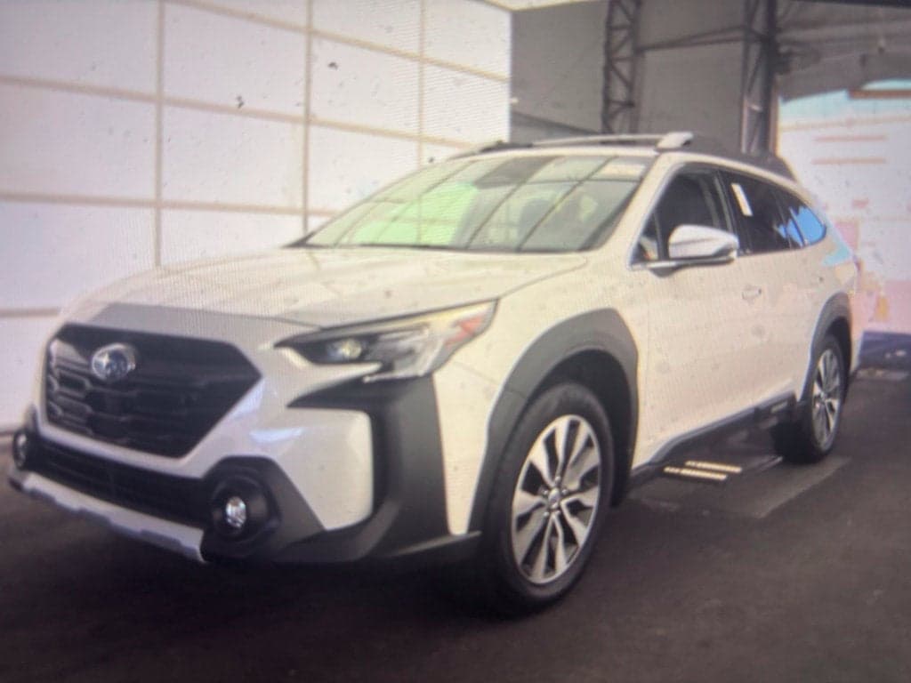 2025 Subaru Outback Touring XT — photo 1 of 3