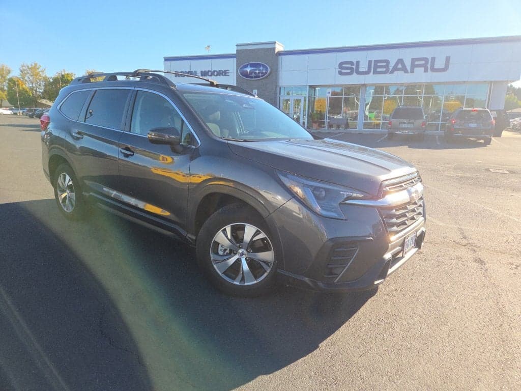 2023 Subaru Ascent Premium — photo 1 of 12
