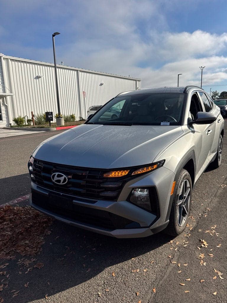 2025 Hyundai Tucson SEL — photo 1 of 3