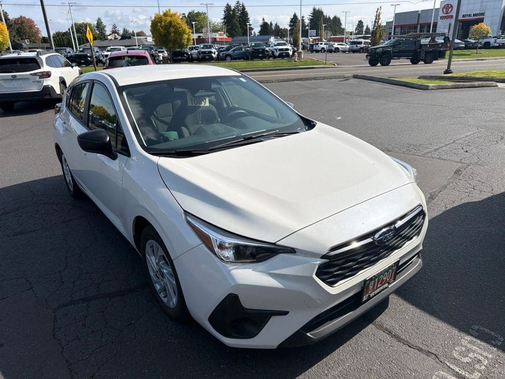2024 Subaru Impreza Base — photo 1 of 12