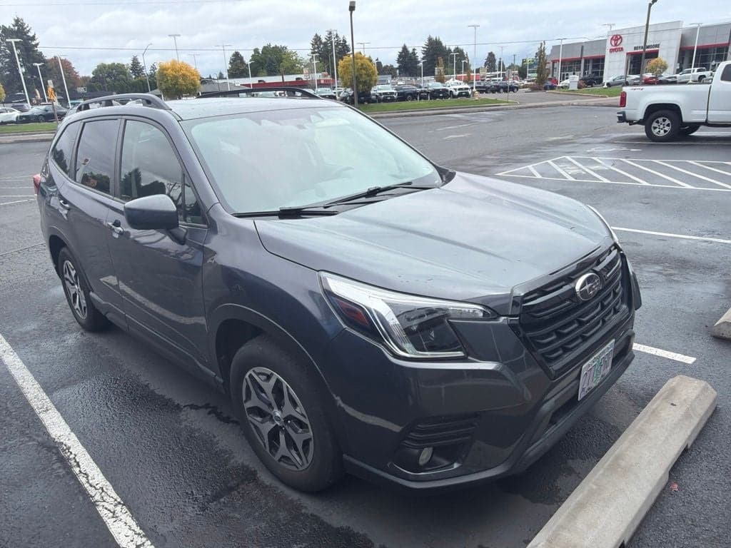 2023 Subaru Forester Premium — photo 1 of 11