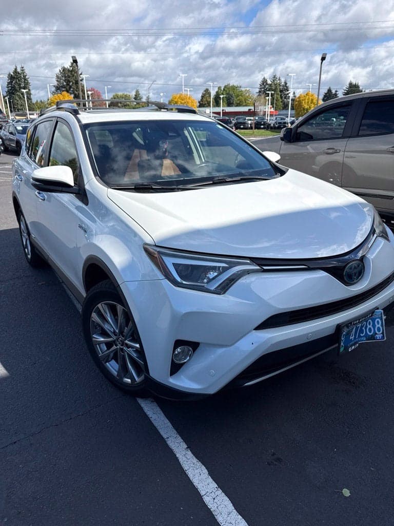 2016 Toyota RAV4 Hybrid Limited — photo 1 of 12