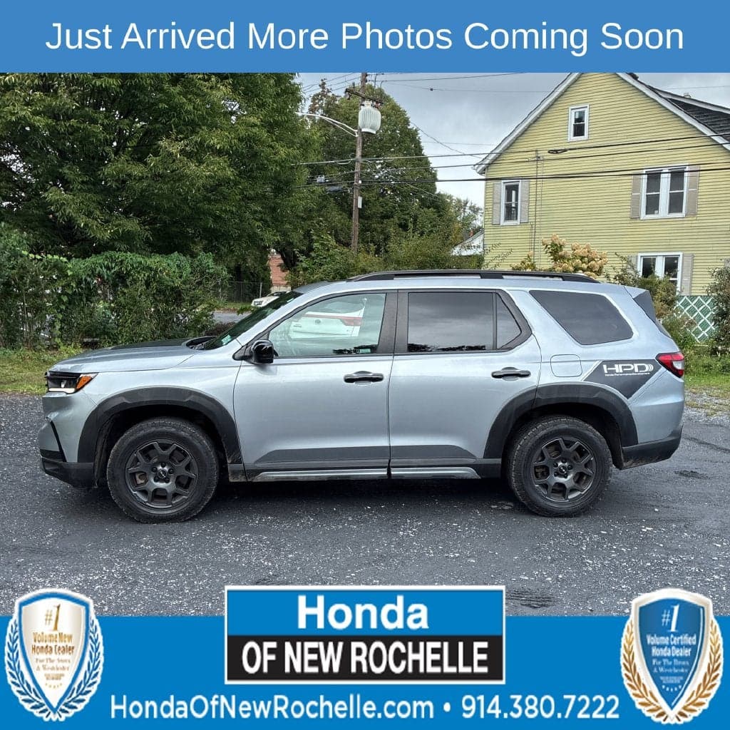 2023 Honda Pilot TrailSport — photo 1 of 3