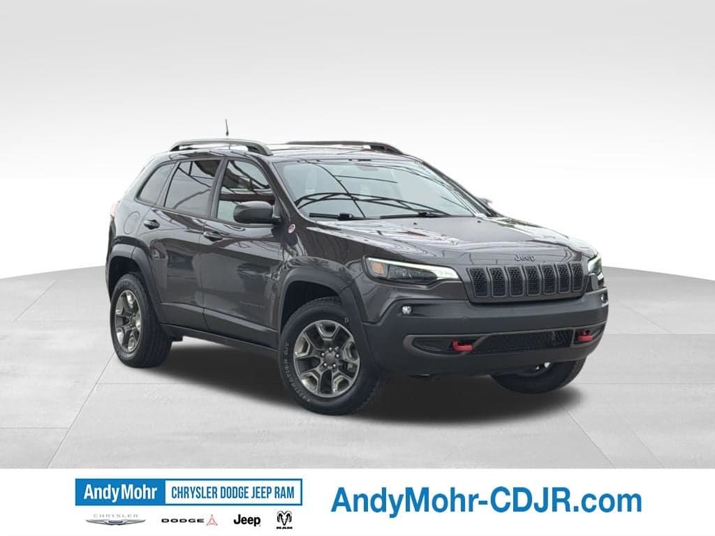 2019 Jeep Cherokee Trailhawk — photo 1 of 13