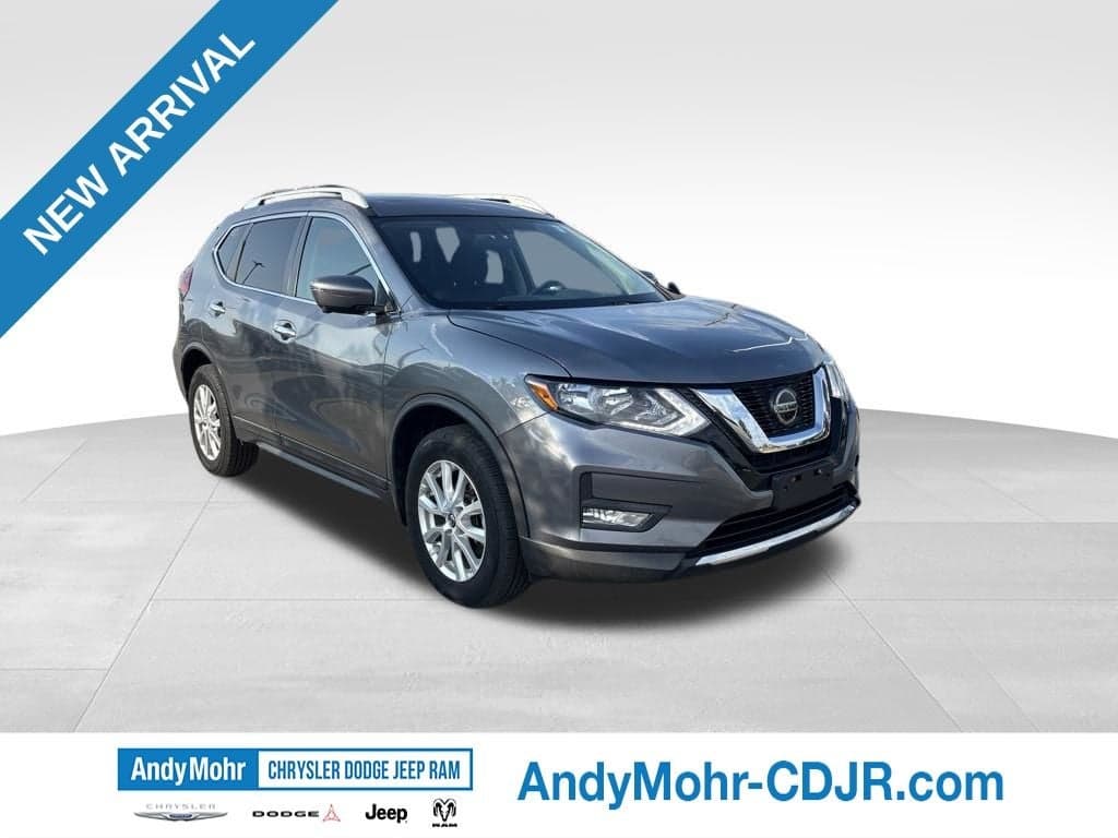 2018 Nissan Rogue SV — photo 1 of 11
