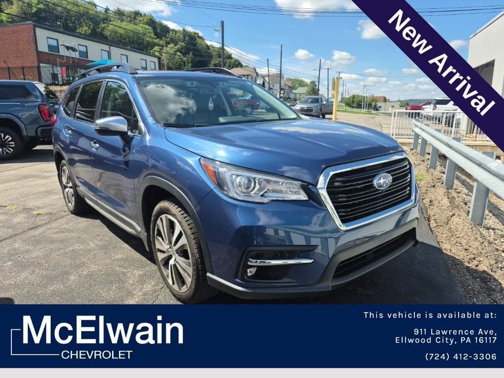 2022 Subaru Ascent Touring — photo 1 of 11