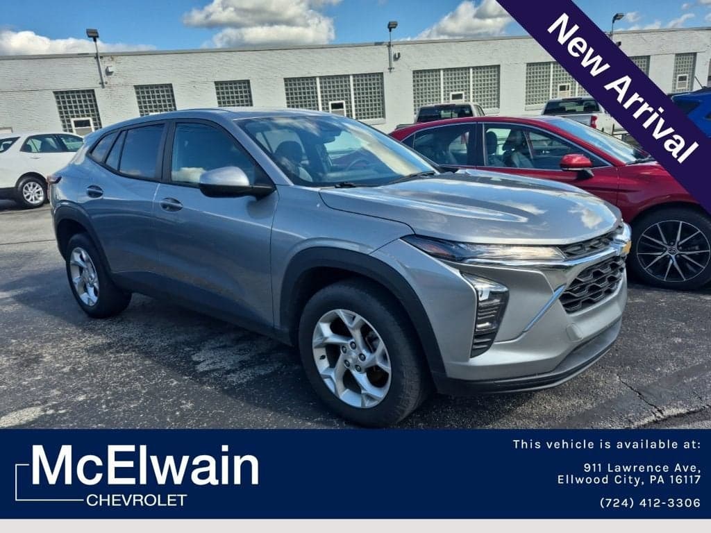 2024 Chevrolet Trax LS — photo 1 of 26