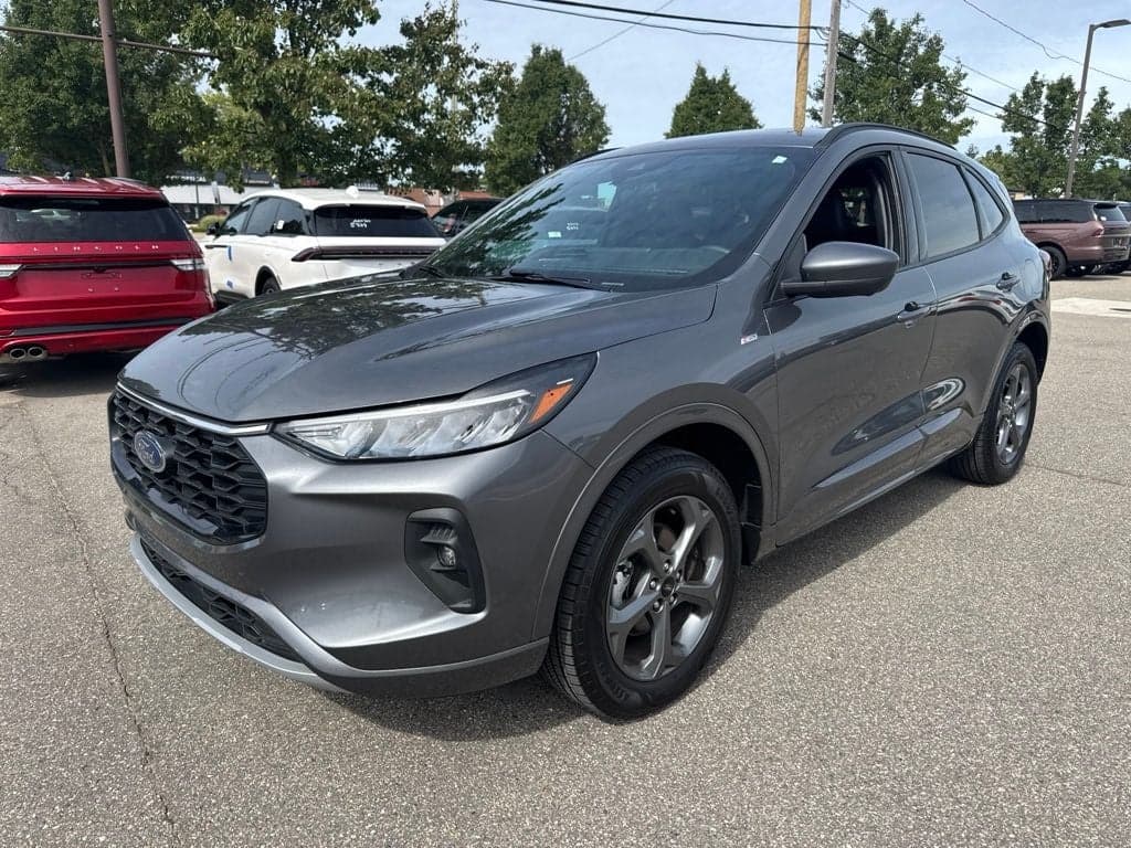 2024 Ford Escape ST-Line Select — photo 1 of 18