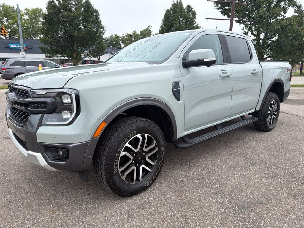 2024 Ford Ranger LARIAT — photo 1 of 30