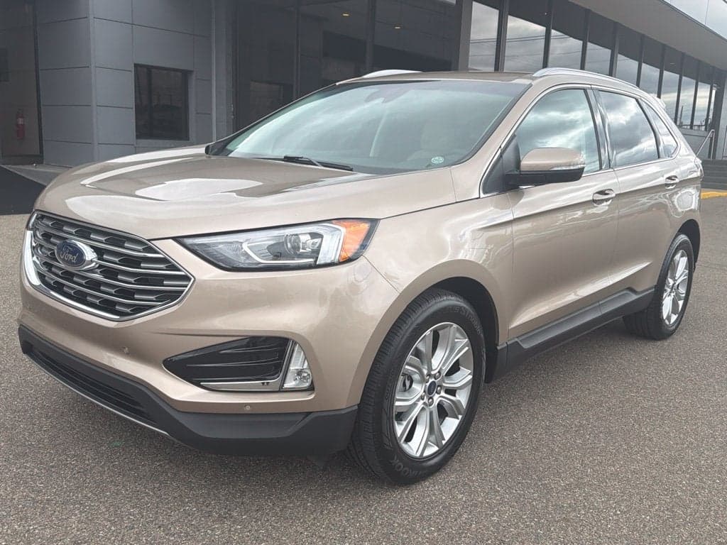 2020 Ford Edge Titanium — photo 1 of 5