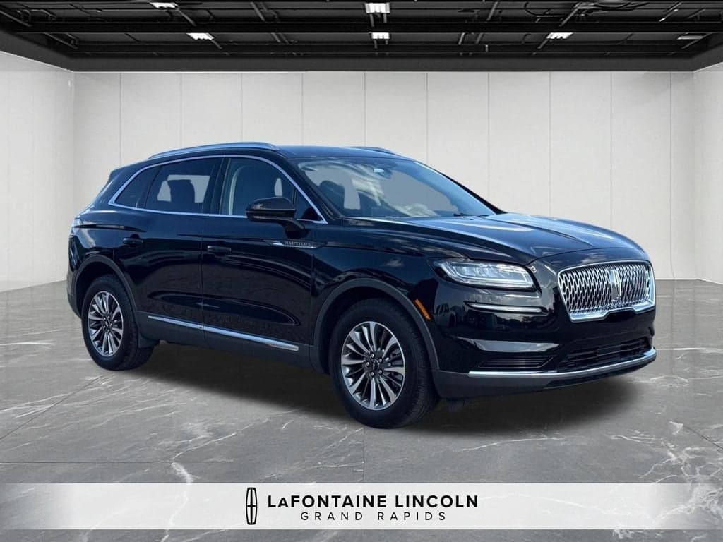 2023 Lincoln Nautilus Standard — photo 1 of 32