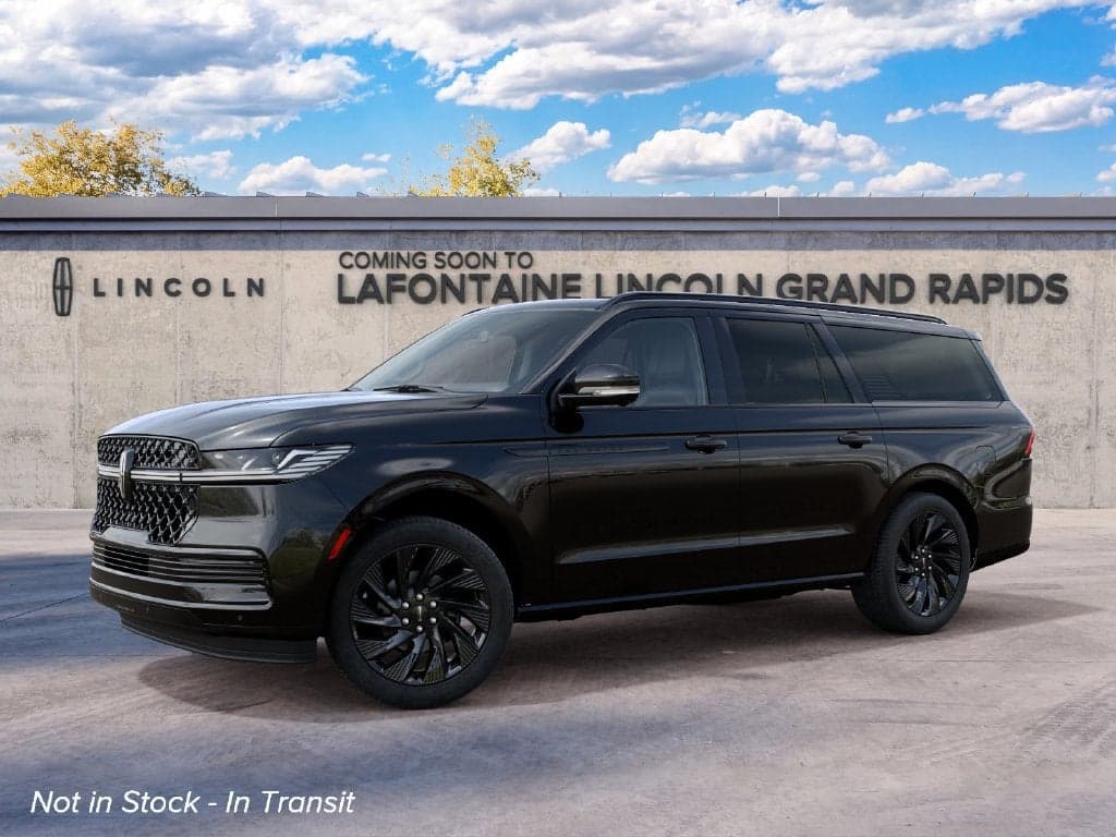 2027 Lincoln Navigator L Reserve — photo 1 of 5